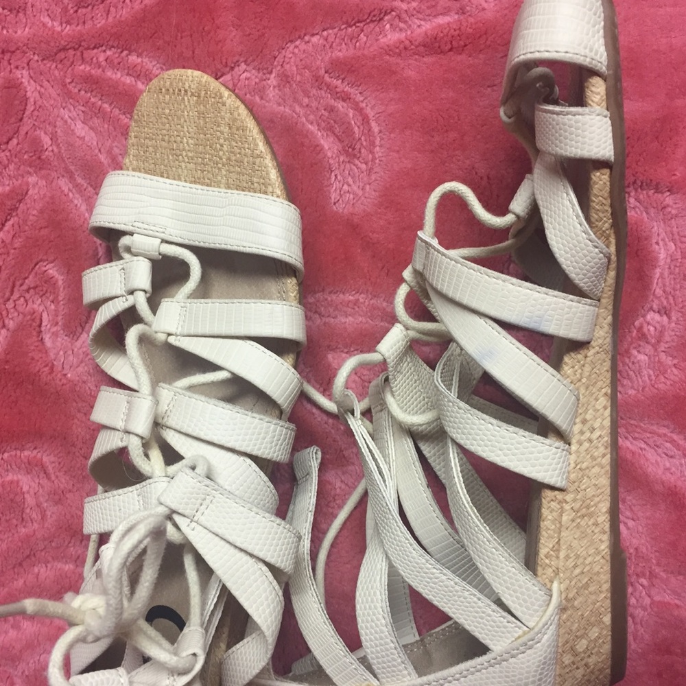 sandals with laces